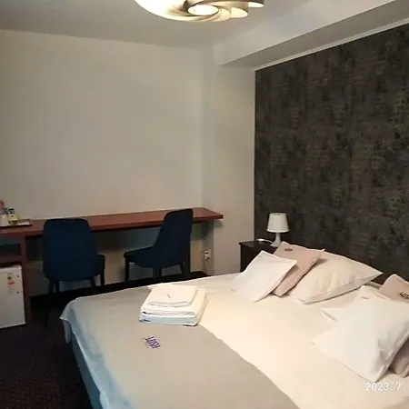 Couette-café Lusia 3*