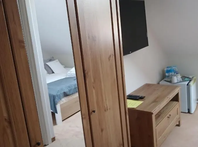 Lusia Bed and Breakfast 3*